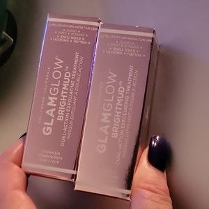 GLAMGLOW BRIGHTMUD Dual-Exfoliation Treatment Mask